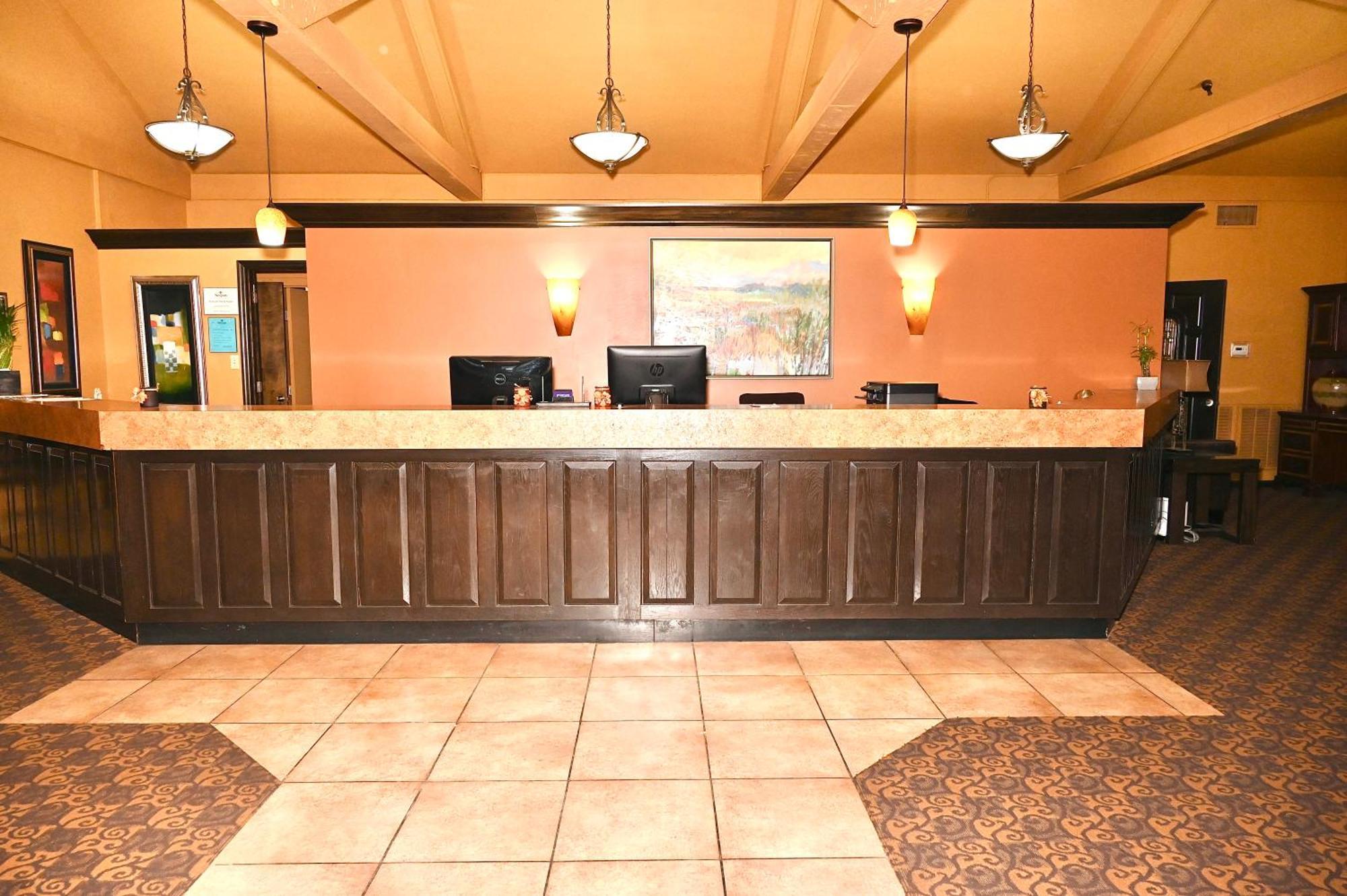 Fortune Inn & Suites Newport Ngoại thất bức ảnh