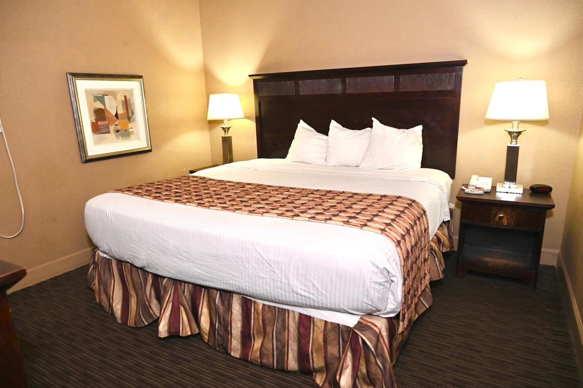 Fortune Inn & Suites Newport Ngoại thất bức ảnh