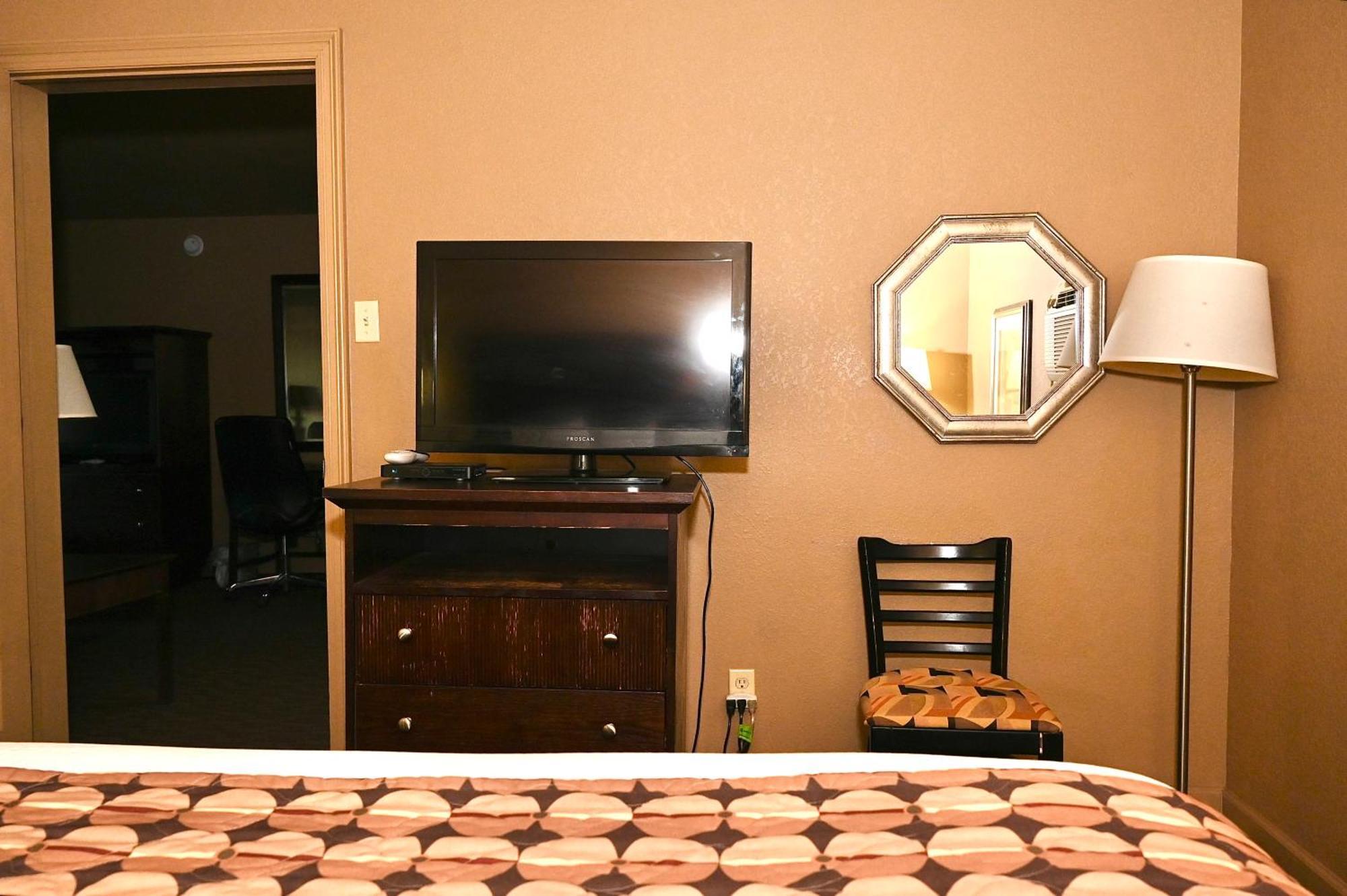Fortune Inn & Suites Newport Ngoại thất bức ảnh