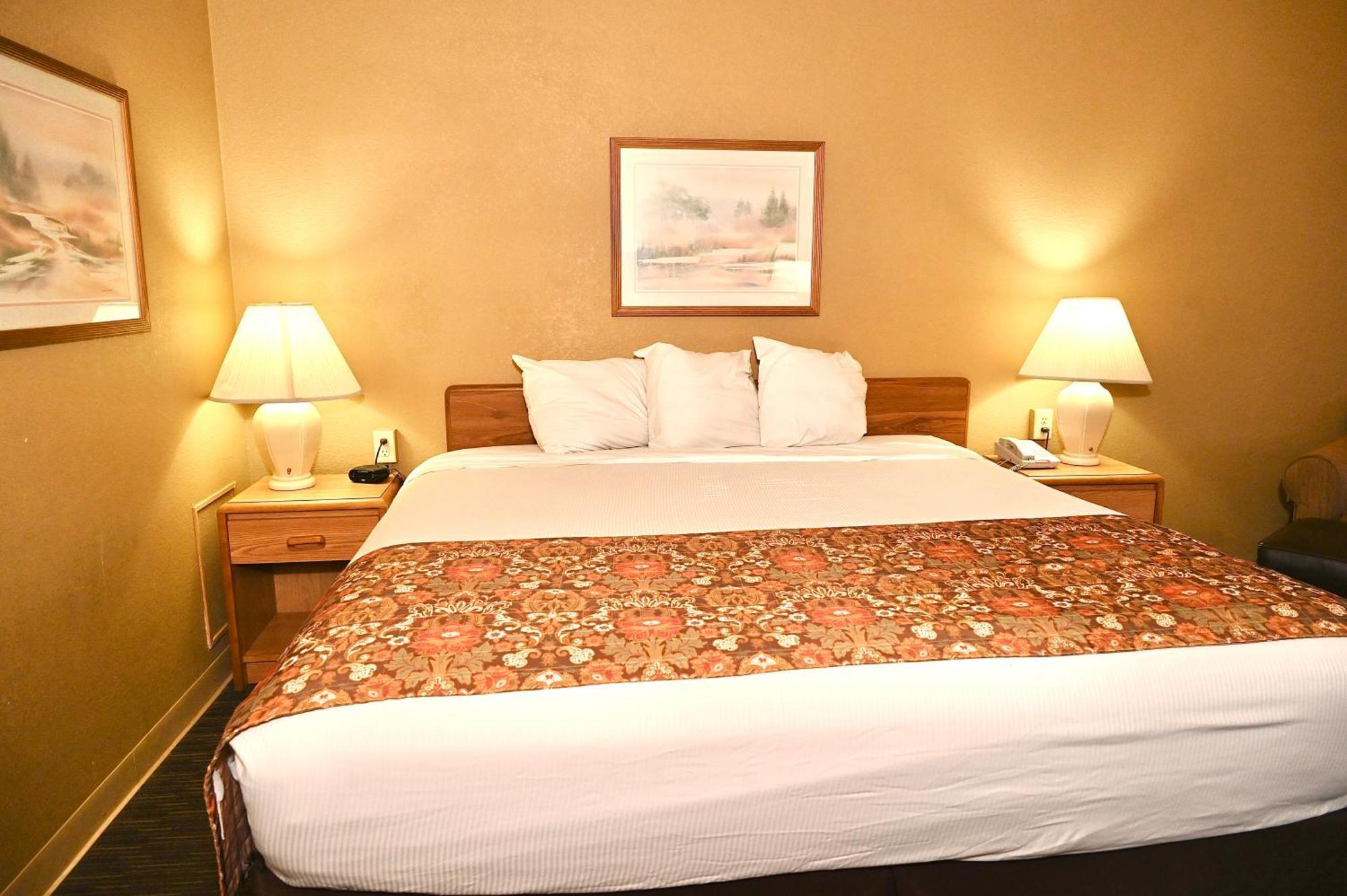 Fortune Inn & Suites Newport Ngoại thất bức ảnh