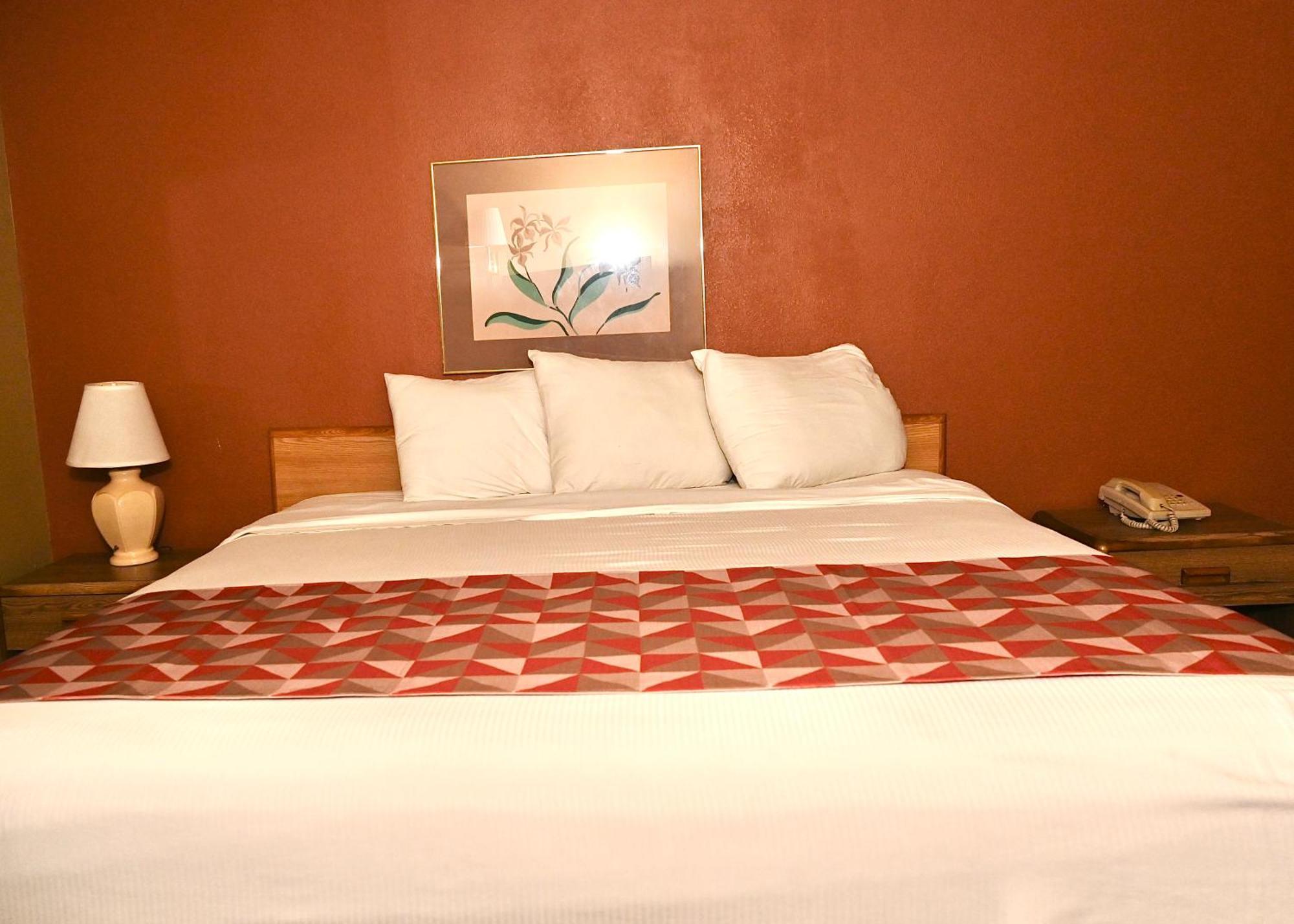 Fortune Inn & Suites Newport Ngoại thất bức ảnh